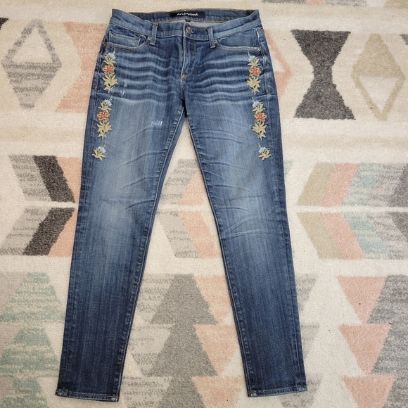Driftwood Marilyn Floral Embroidered Skinny Jean Size 28 - Picture 2 of 6